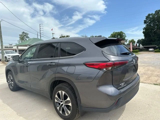 Used 2023 Gray Toyota XLE image 10