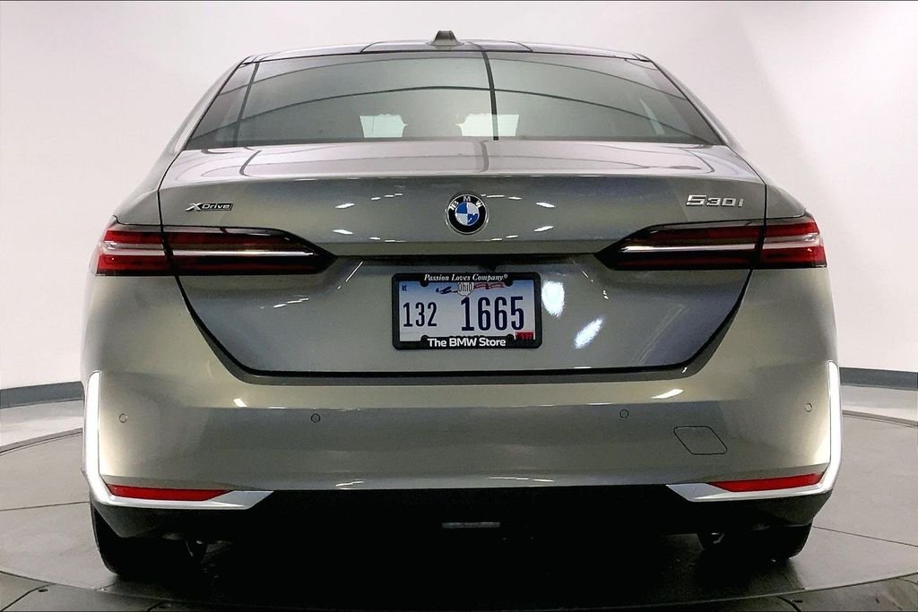 Used 2026 Oxide Grey Metallic BMW  image 3