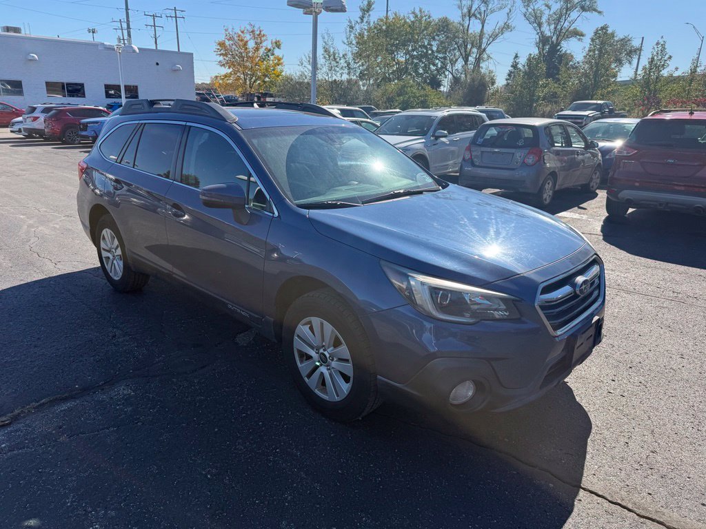 Used 2019 Blue Subaru 2.5i Premium image 4