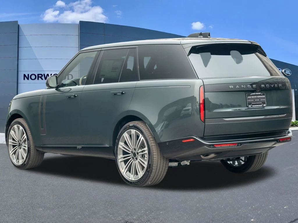 New 2026 Belgravia Green Land Rover SE image 6