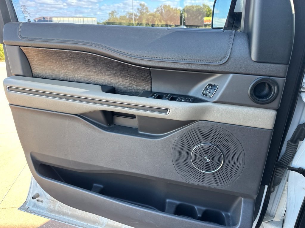 Used 2019 White Ford Limited image 8