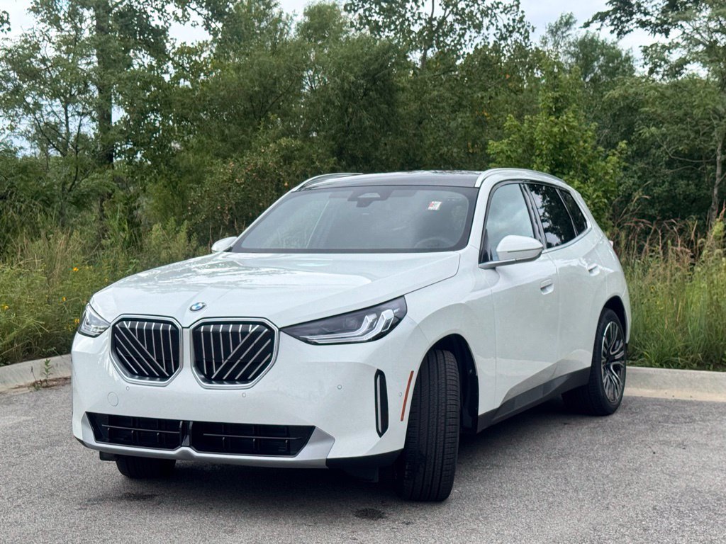 New 2026 Alpine White BMW 30 xDrive image 3