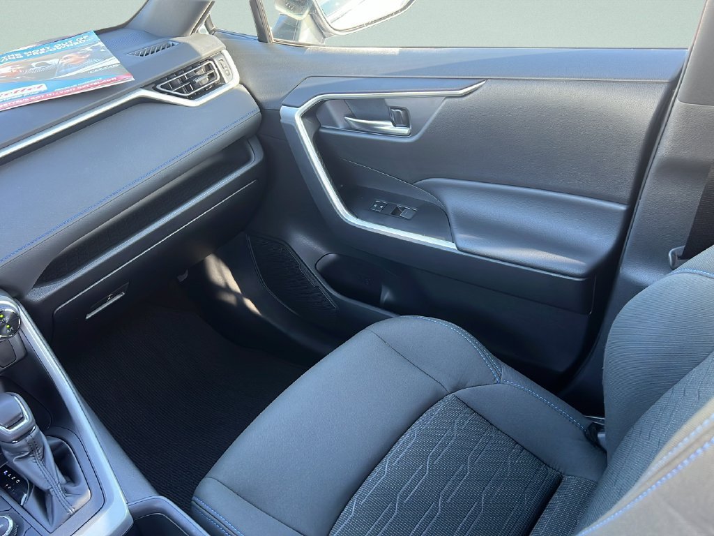 Used 2023 Wind Chill Pear Toyota Hybrid SE image 13