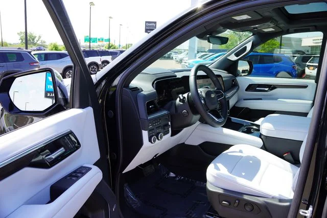 Used 2025 Black Chevrolet Premier image 15