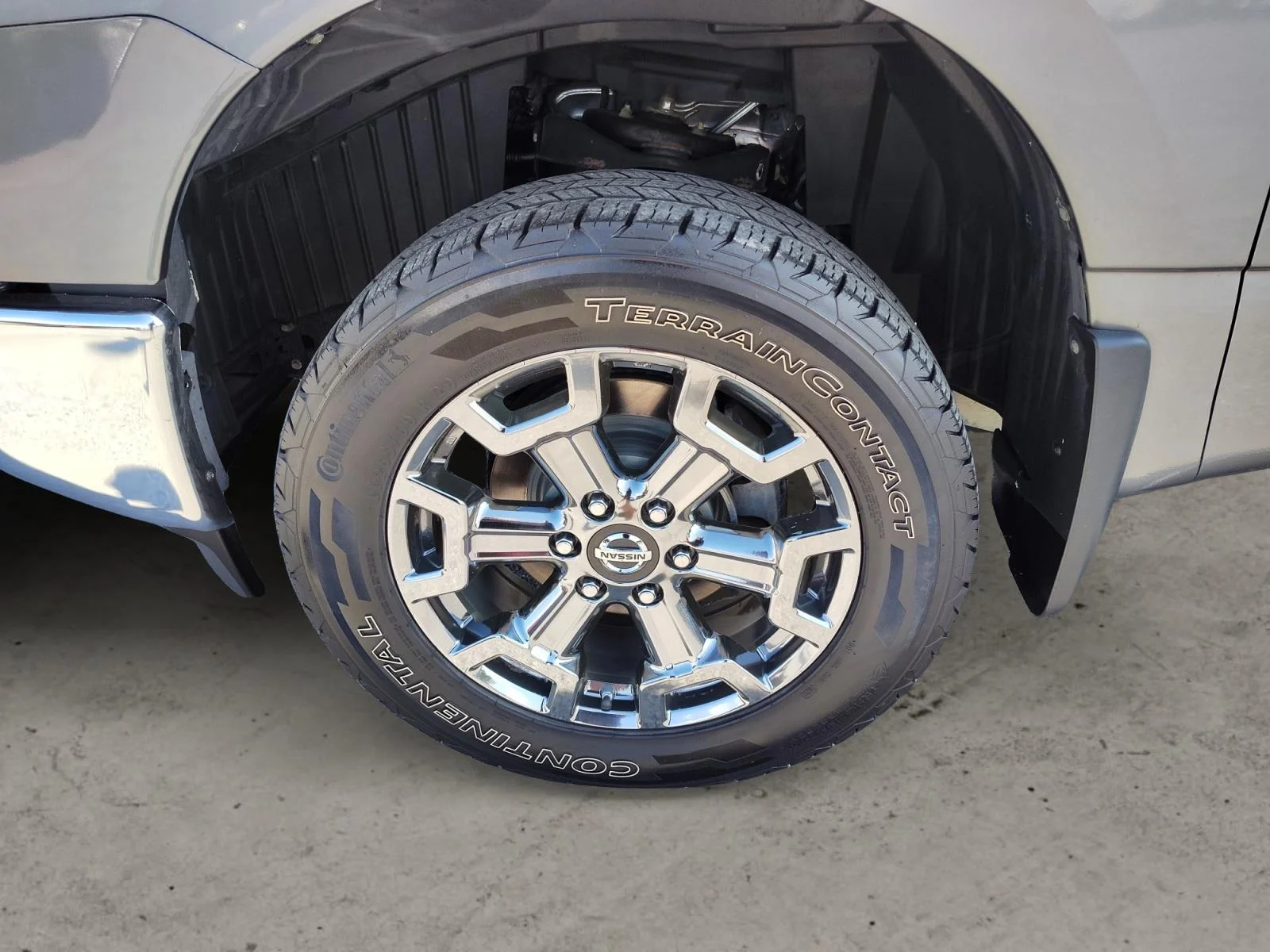 Used 2017 Gray Nissan SL image 7