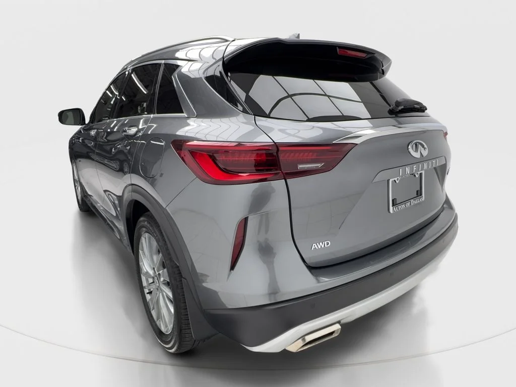 Used 2025 Gray INFINITI LUXE image 10