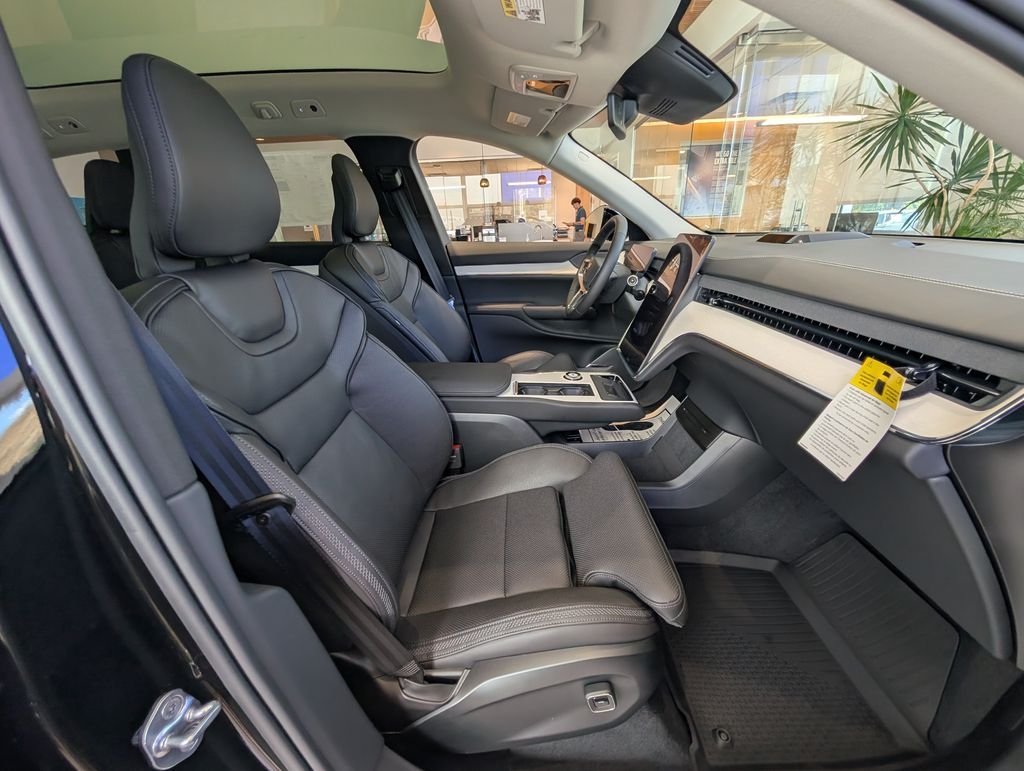 New 2026 Black Volvo Twin Motor Ultra image 21