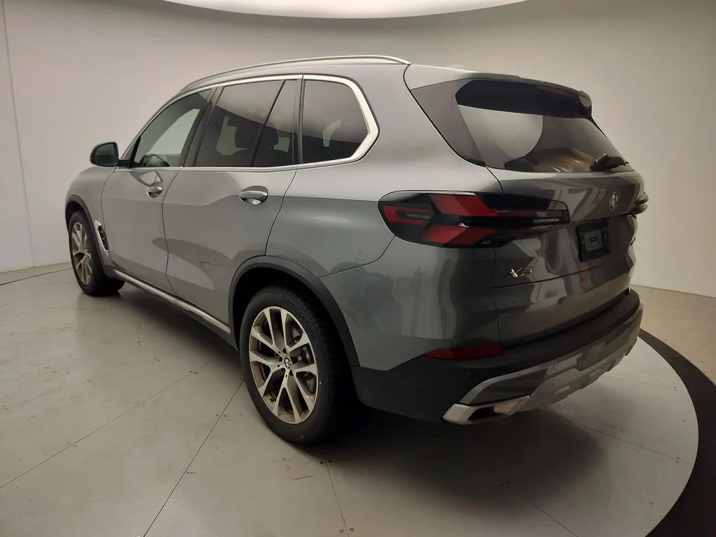 Certified Used 2026 Skyscraper Grey Metallic BMW xDrive40i image 4