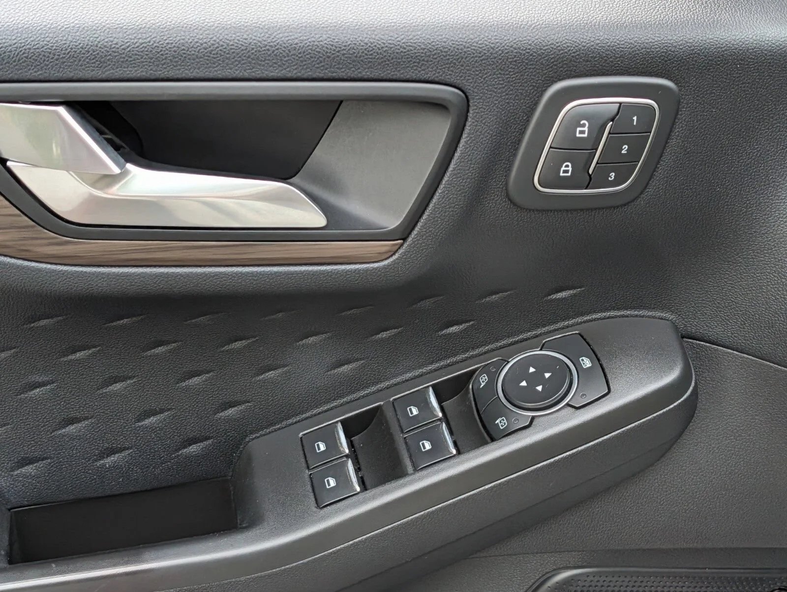 Used 2020 White Ford Titanium image 29