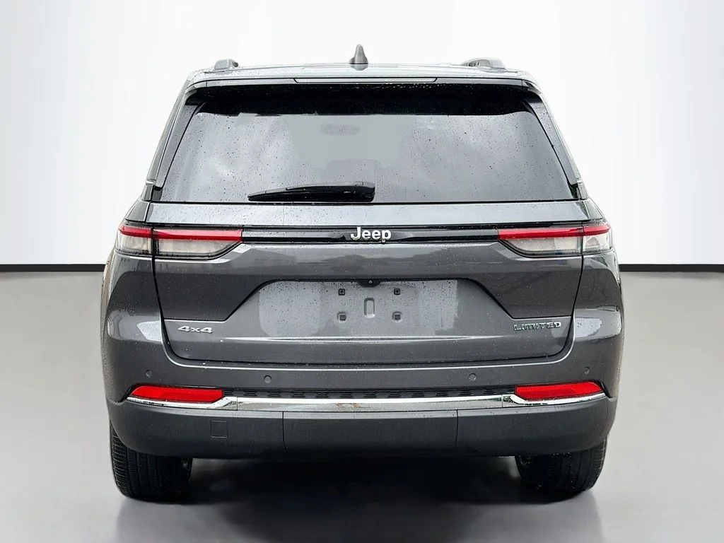 Used 2022 Gray Metallic Jeep Limited image 6