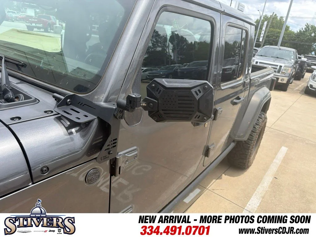 Used 2025 Gray Jeep Nighthawk image 3