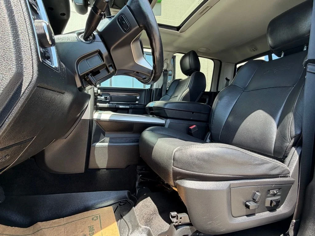 Used 2017 Silver Ram Laramie image 7