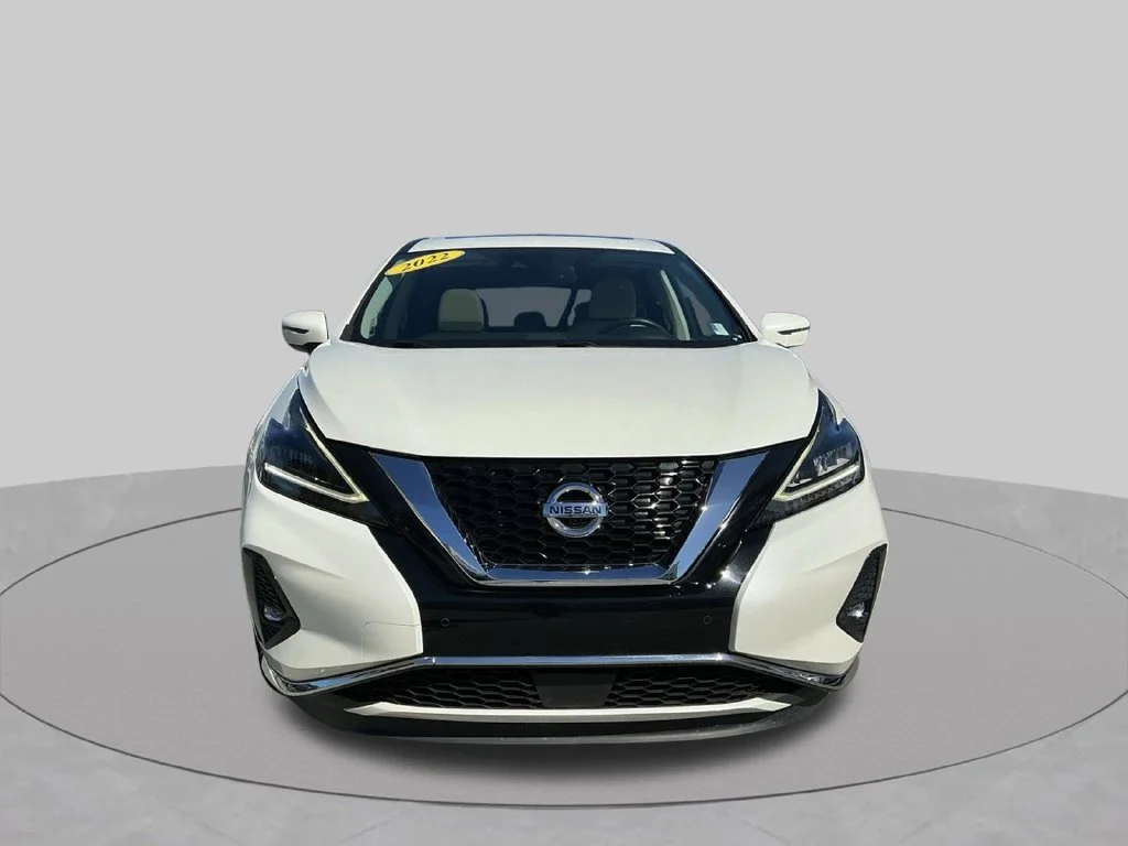 Used 2022 White Nissan SL image 13