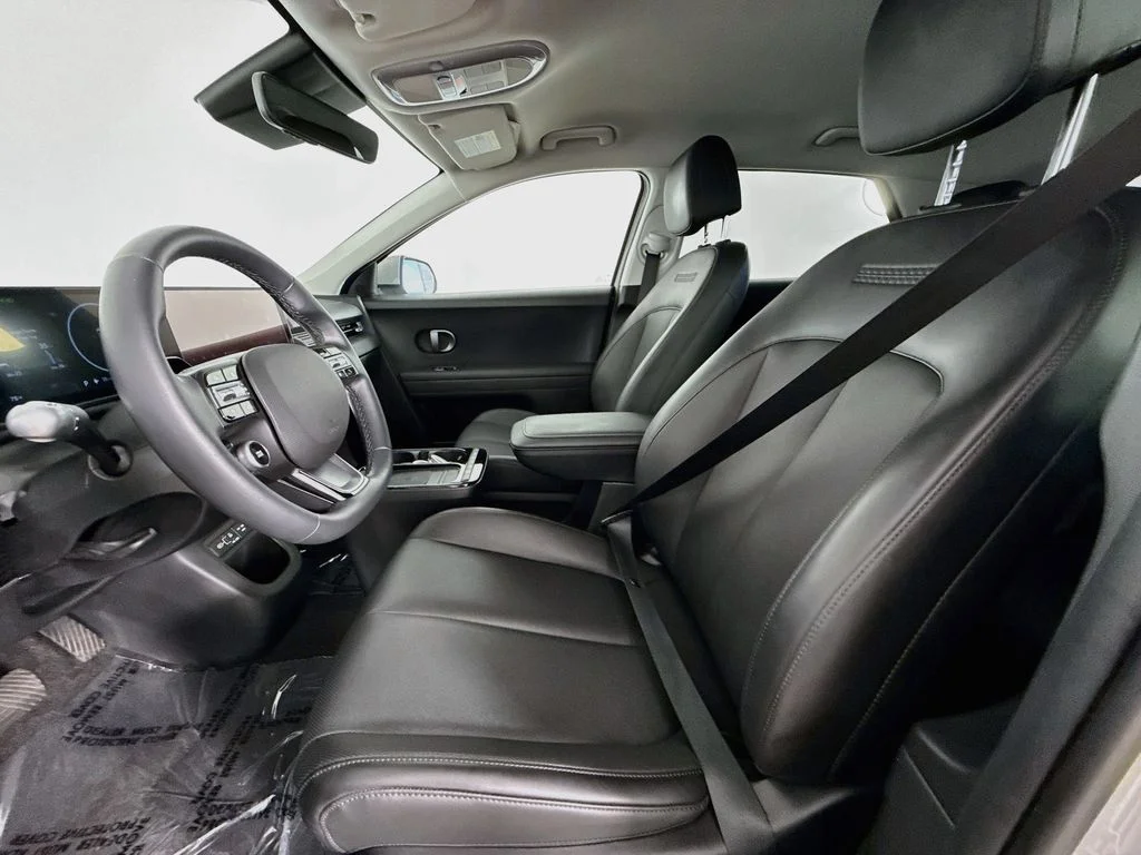 Used 2025 Gray Hyundai SEL image 21
