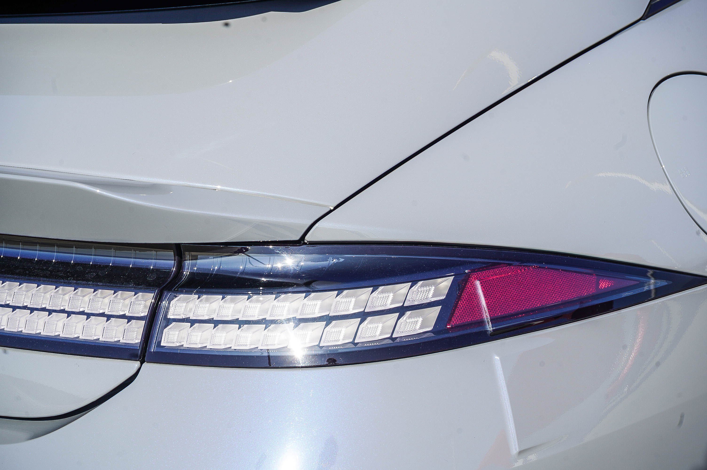 Used 2024 Transmission Blue Hyundai SEL image 7
