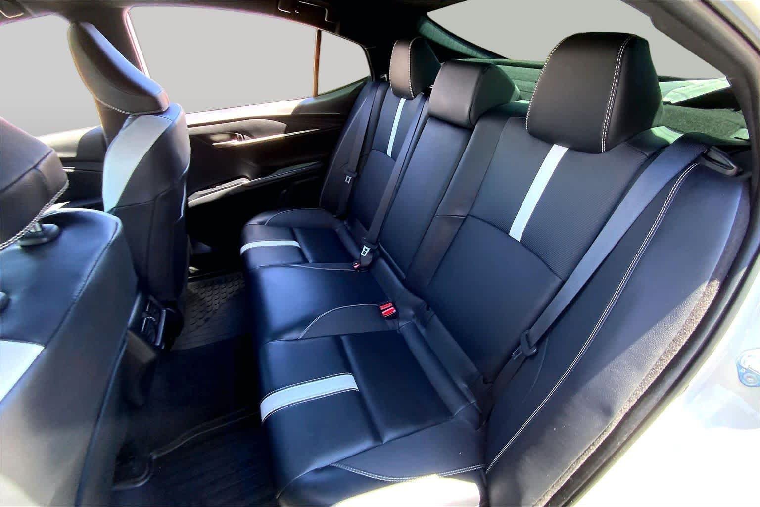 Certified Used 2025 Ice Cap Toyota SE image 18