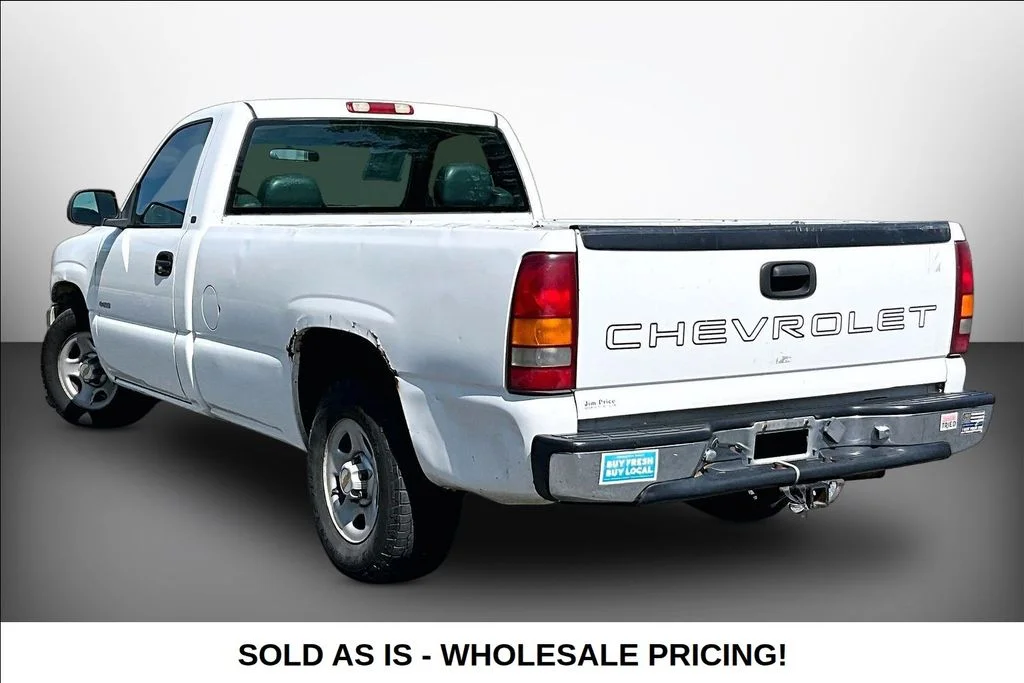 Used 2002 White Chevrolet Base image 4