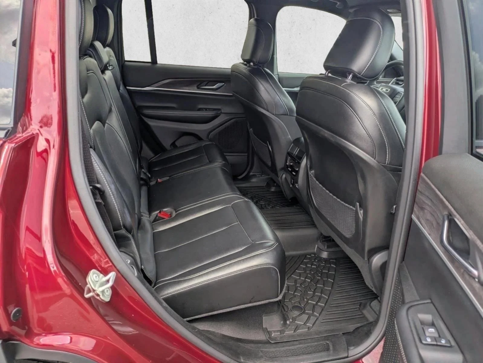 Used 2024 Velvet Red Pearlcoat Jeep Limited image 18