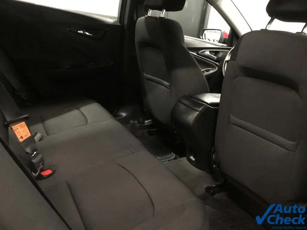 Used 2021 Red Chevrolet RS image 33
