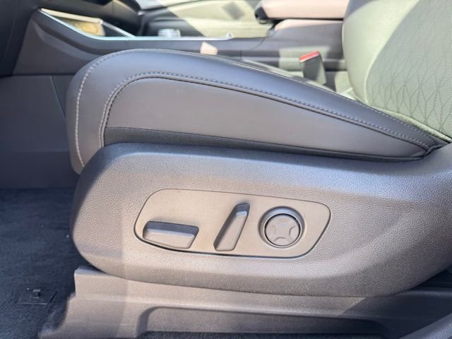 2025 Kia Carnival SX - Photo 25