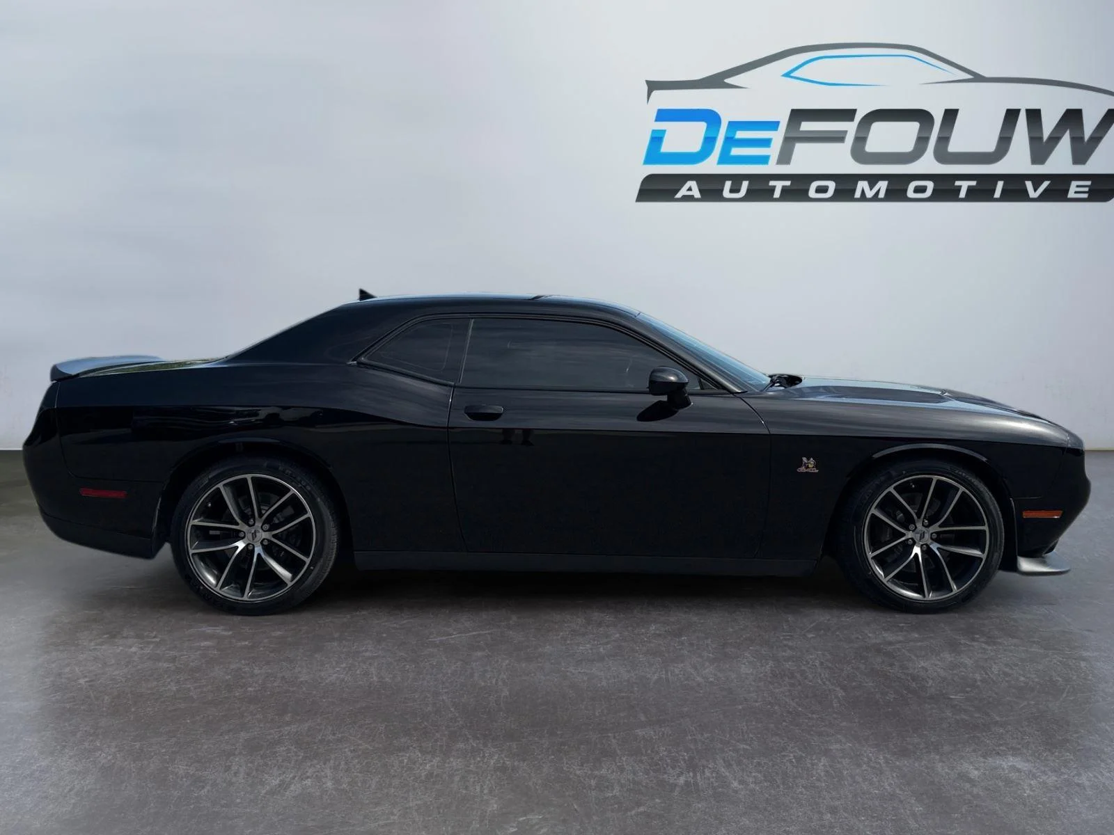 Used 2018 Pitch Black Clearcoat Dodge R/T Scat Pack image 2