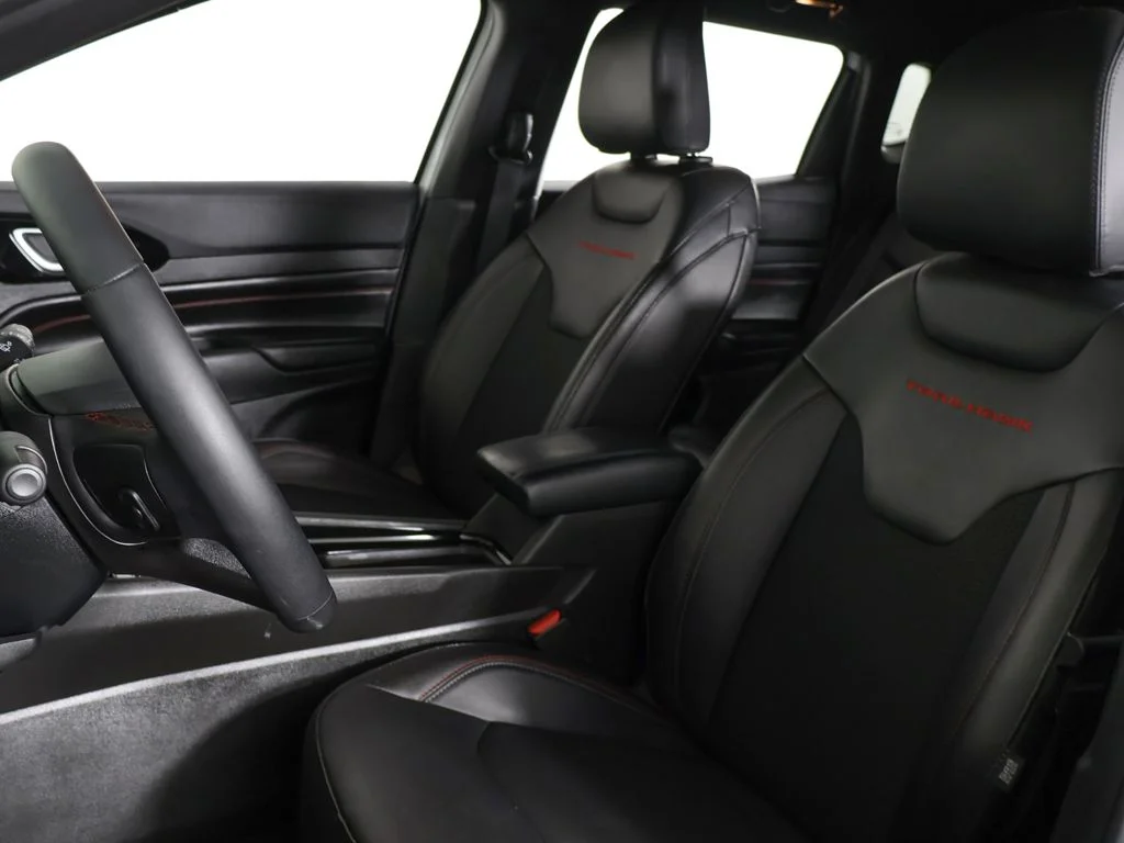 Used 2025 Bright White Clearcoat Jeep Trailhawk image 26