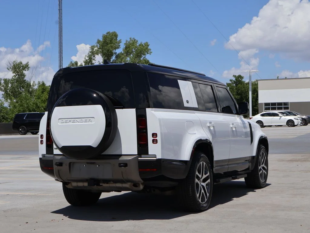 Certified Used 2024 Fuji White Land Rover X-Dynamic SE image 7
