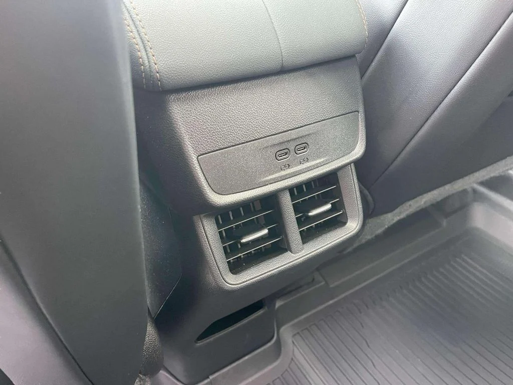 Used 2026 Summit White GMC AT4 image 29