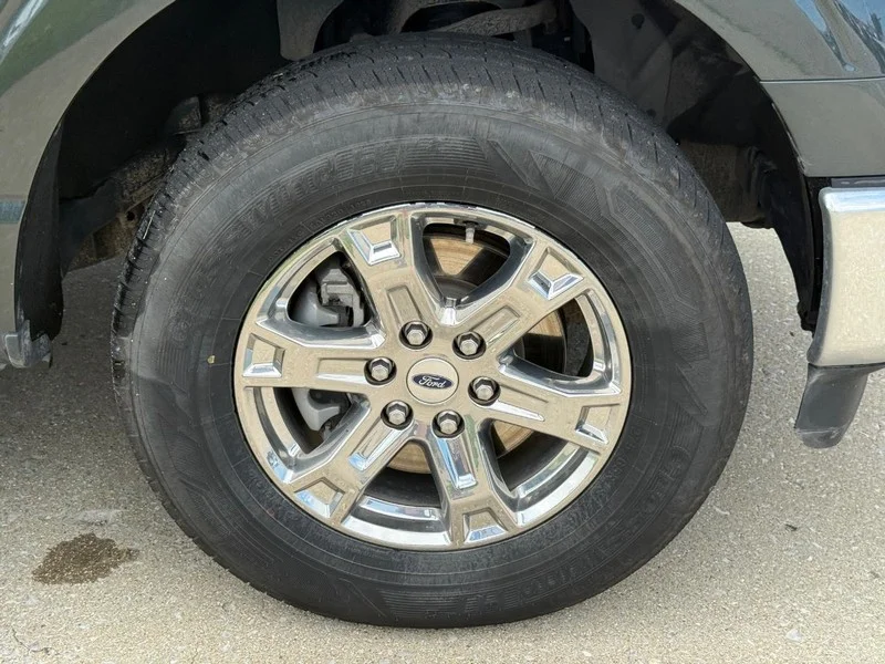 Used 2021 Guard Metallic Ford LARIAT 4WD SuperCrew 5.5