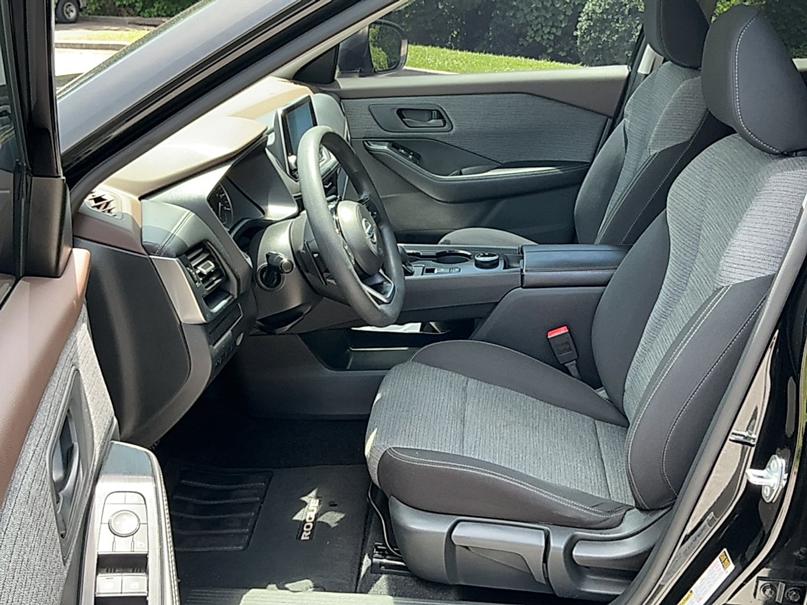 Used 2021 Super Black Nissan S Intelligent AWD image 12
