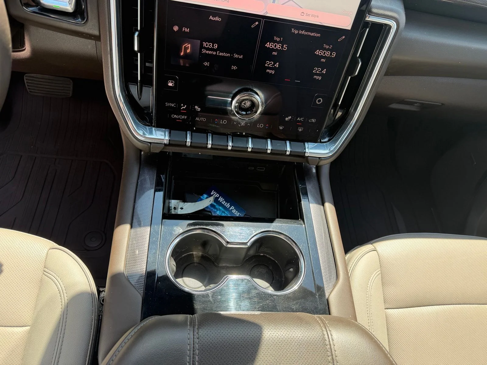 Used 2025 White GMC Elevation image 20
