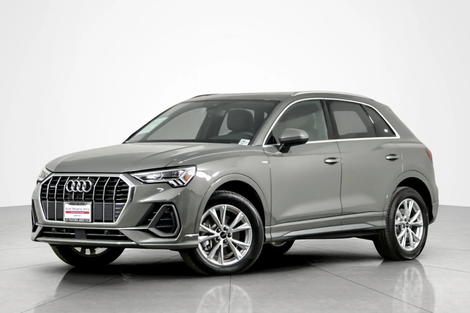 2025 Audi Q3 45 TFSI S Line Premium quattro's photo