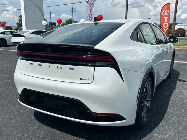 New 2027  Toyota XLE image 3