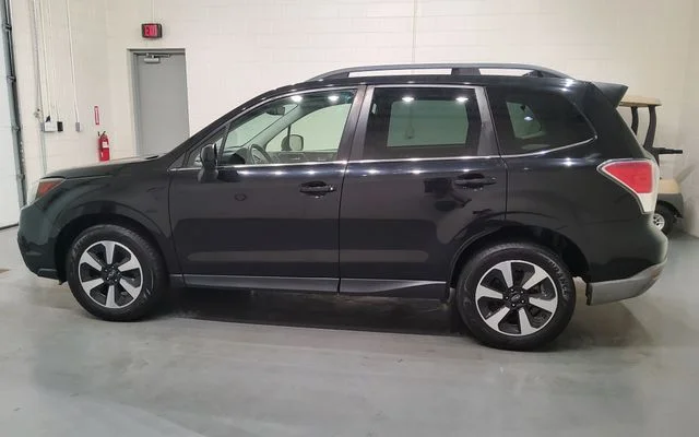 Used 2018 Black Subaru 2.5i Limited image 3