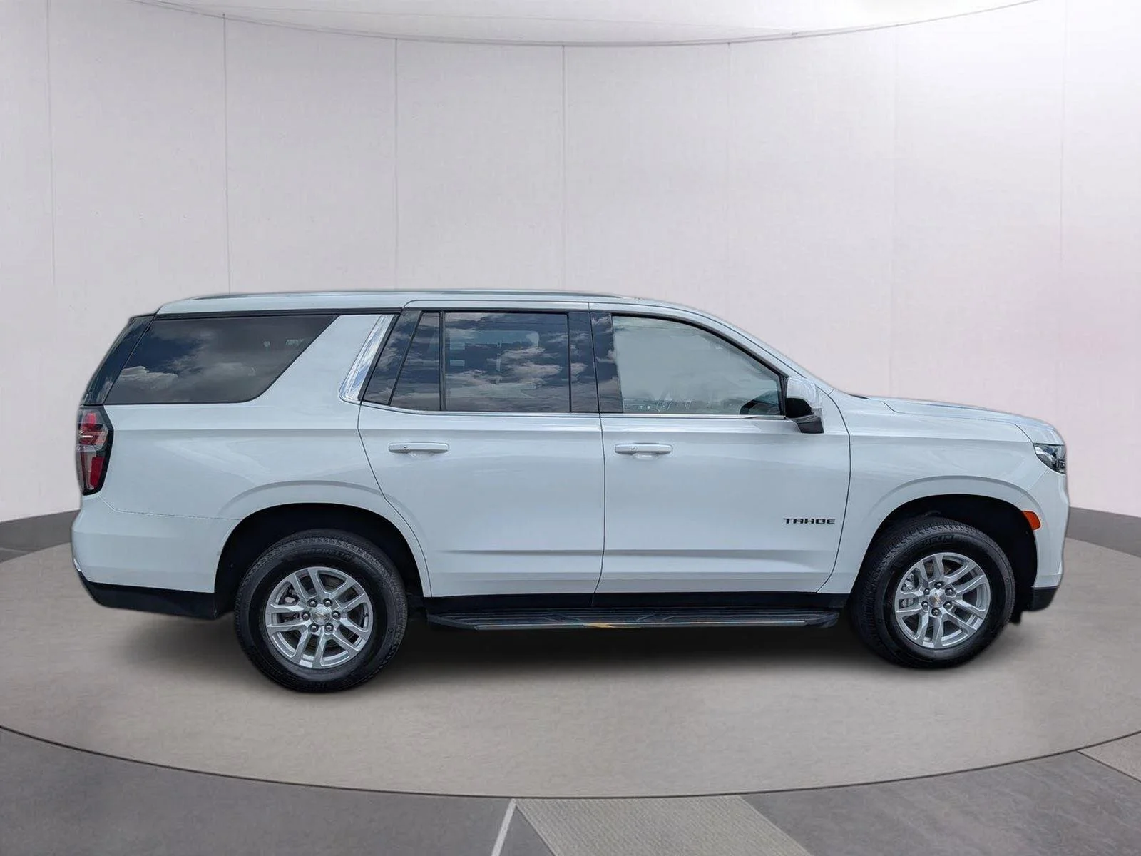 Used 2023 Summit White Chevrolet LS image 8