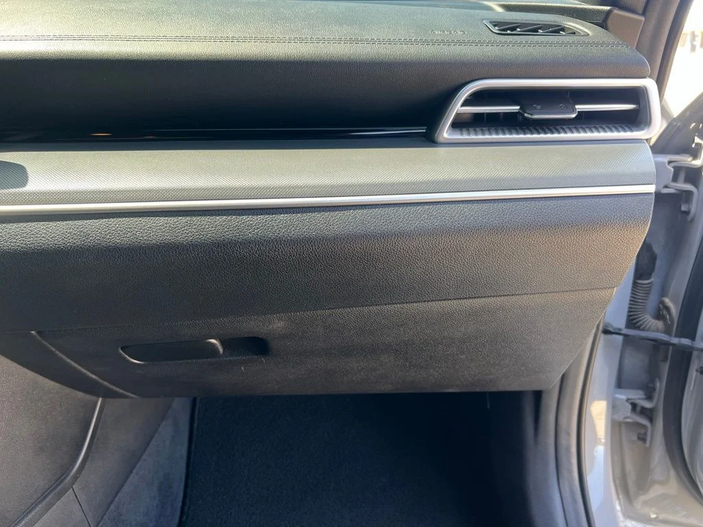 Used 2023 Wolf Gray Kia GT-Line image 26