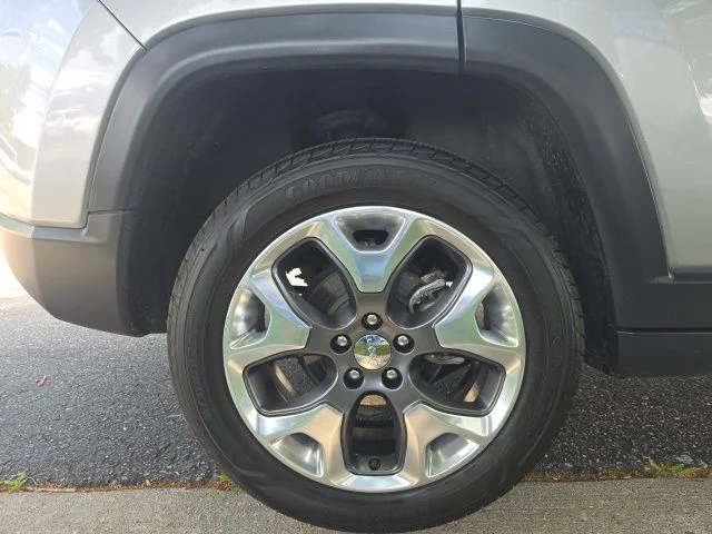 Used 2020 Silver Jeep Limited image 9