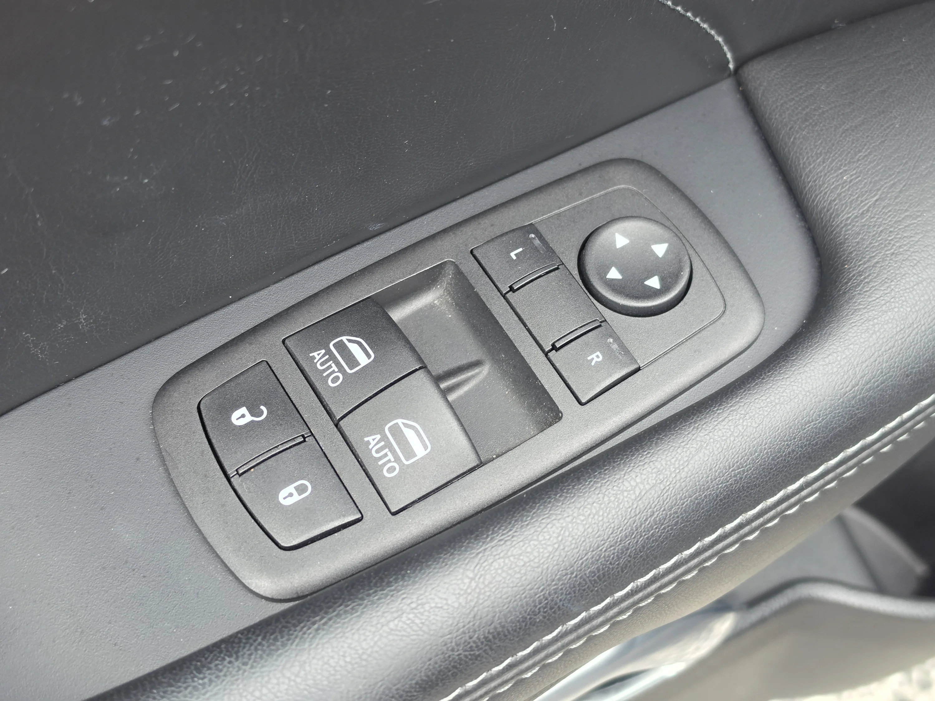 Used 2023 Granite Pearlcoat Dodge R/T image 23