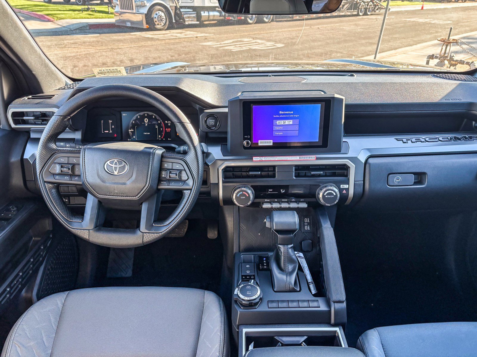 2026 Toyota Tacoma SR5 - Photo 14