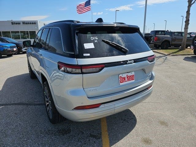 New 2026 Silver Zynith Jeep Summit image 3