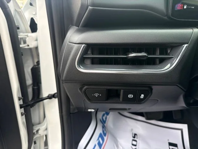 Used 2025 White Kia EX image 19