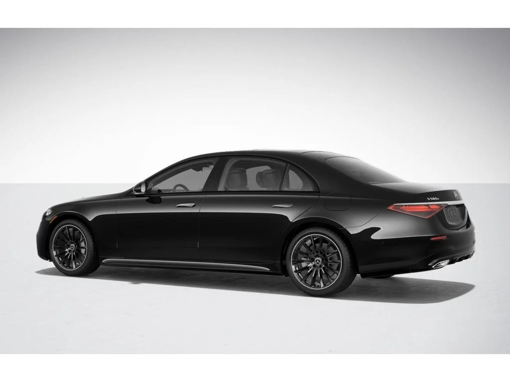 Used 2025 Black Mercedes-Benz S 580e image 31