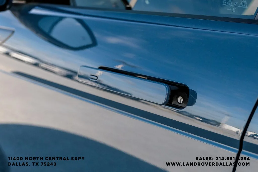 New 2026 Tribeca Blue Metallic Land Rover Hoxton Edition image 39