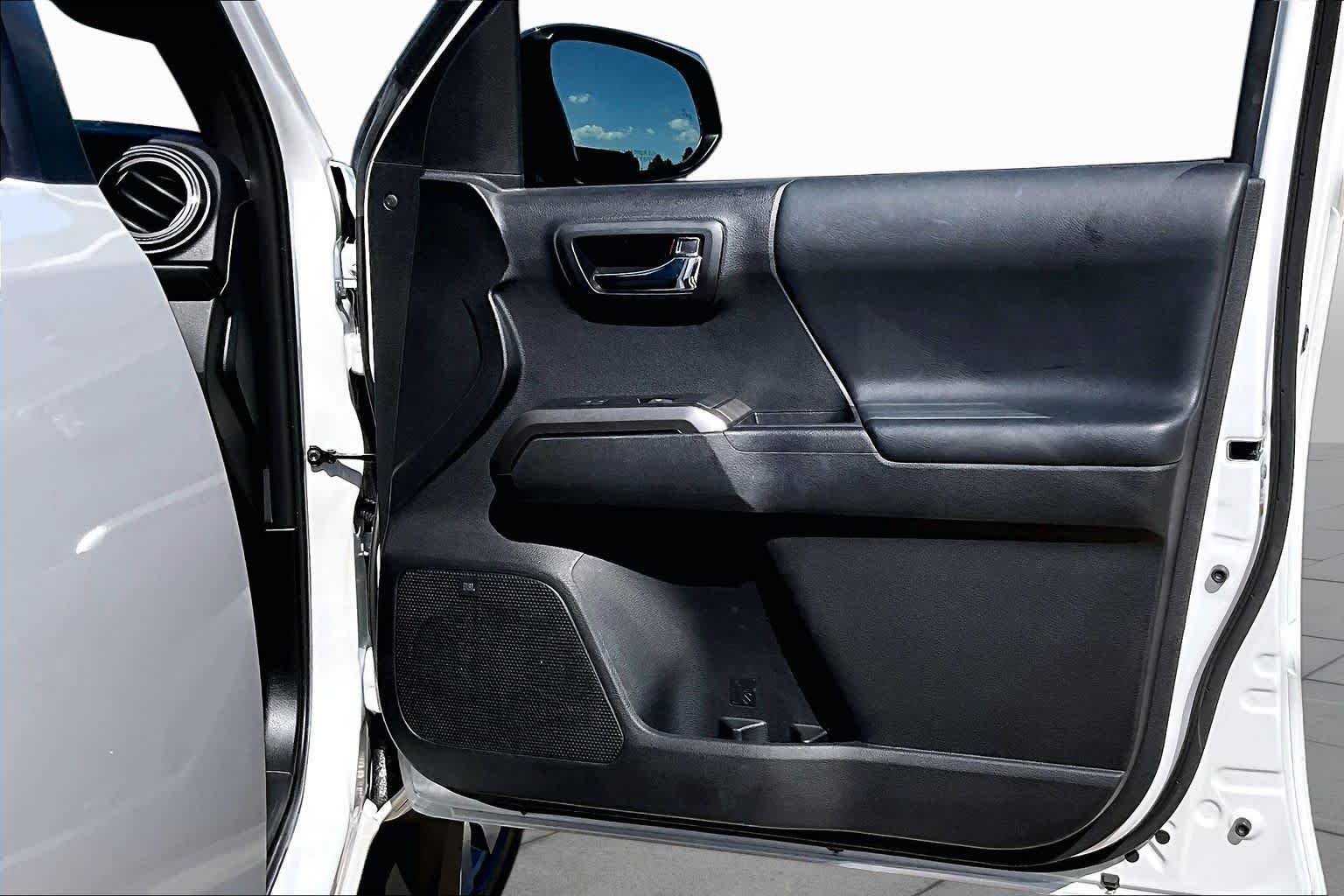 Used 2023 Wind Chill Pearl Toyota Limited image 23