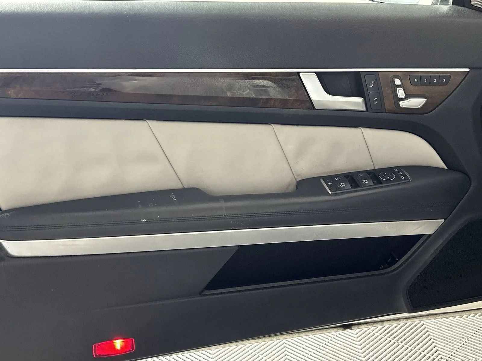 Used 2017 White Mercedes-Benz E 400 image 27
