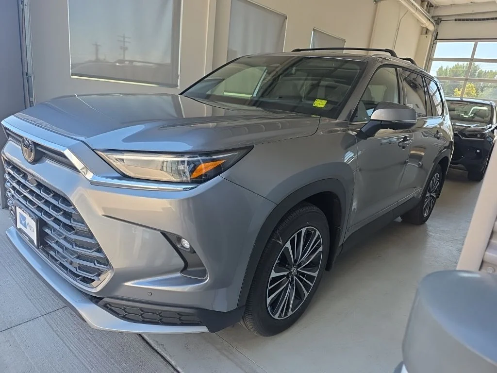 New 2026 Heavy Metal <sup>1</sup> Toyota  MAX Platinum image 3