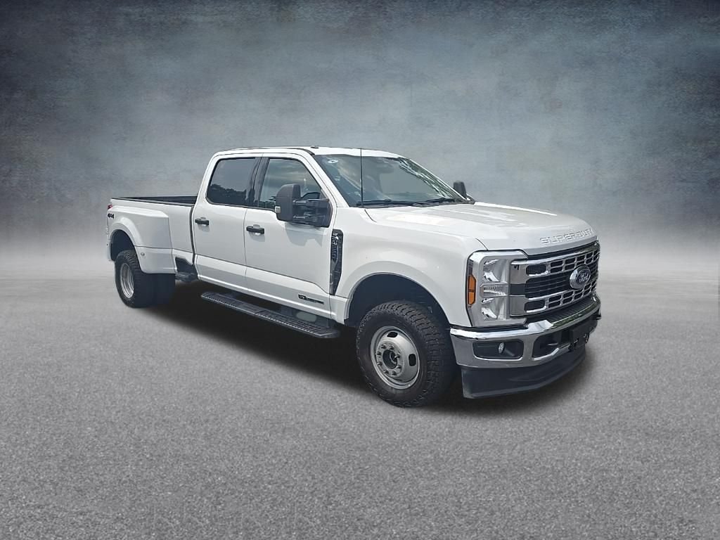 Used 2026 Oxford White Ford XLT image 9