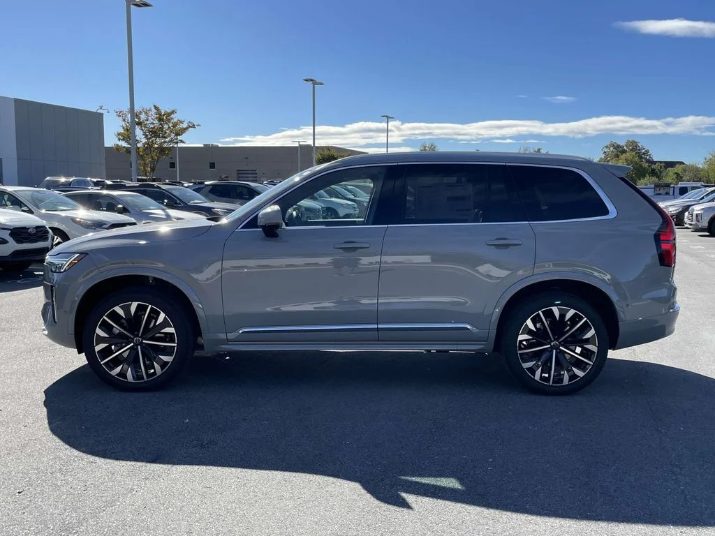2026 Volvo XC90 Plus - Photo 26