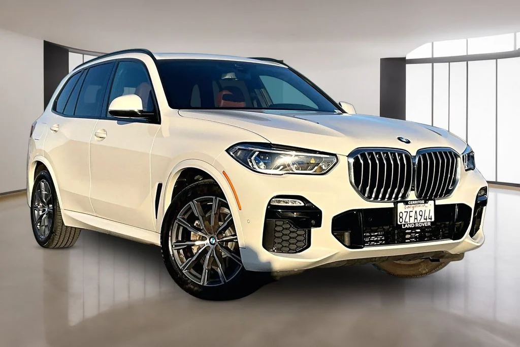 Used 2021 White BMW xDrive40i image 3