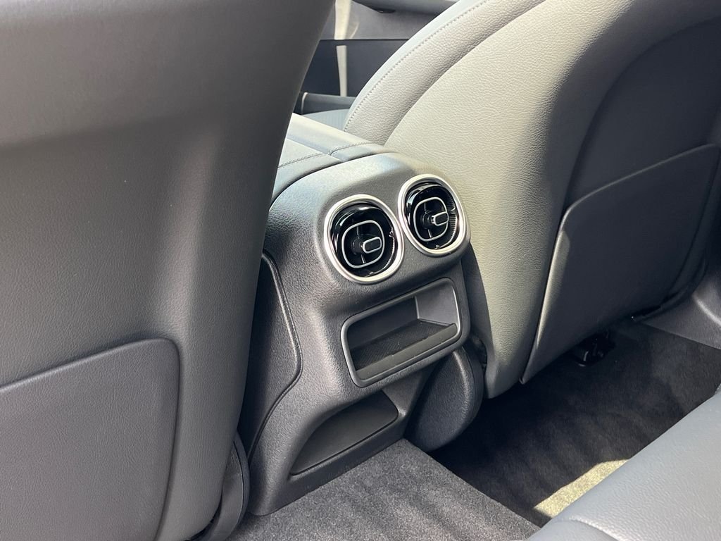 New 2026 Polar White Mercedes-Benz GLC 300 image 26